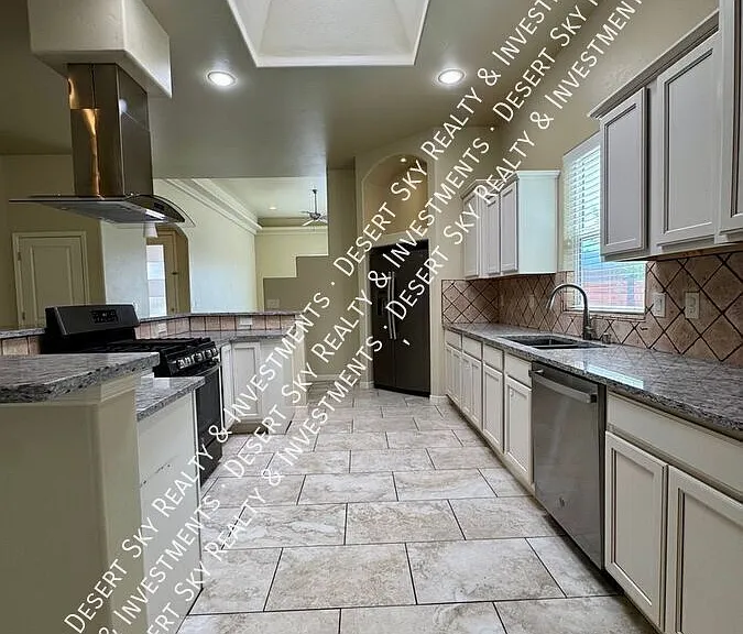 1911 Pella Ct — Photo 8