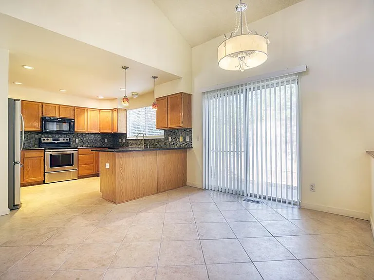 20455 E Crestline Pl — Photo 5
