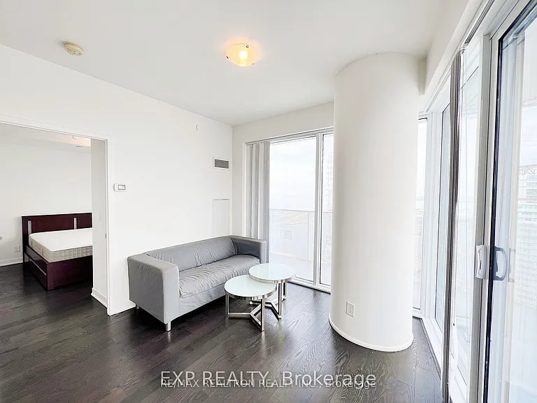 100 Harbour St #6302 — Photo 10