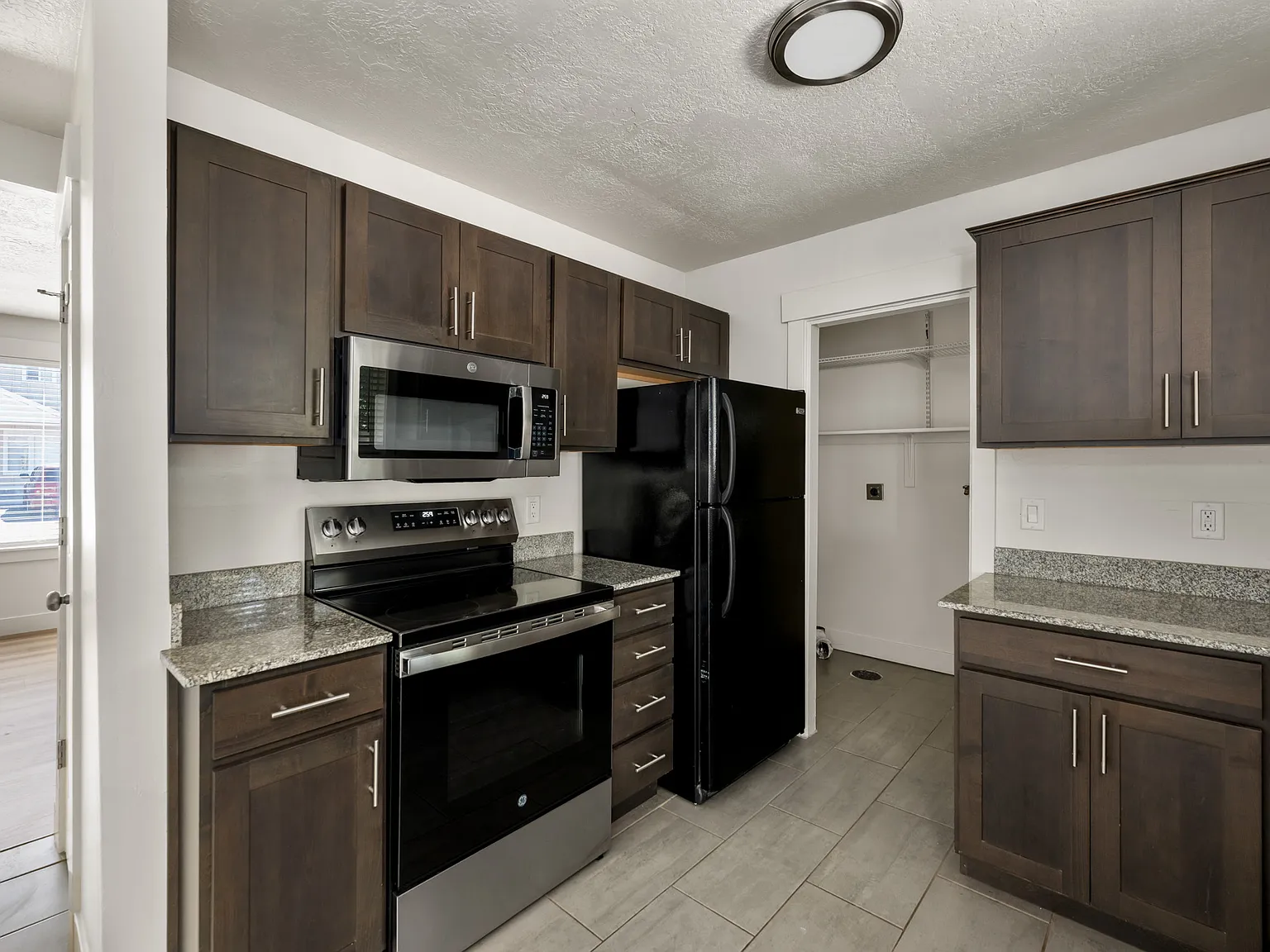 2 bed, 1.5 bath, 1000 sqft, $2,000 — Photo 4