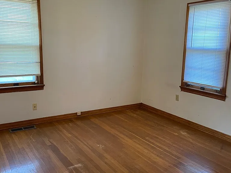 504 S Frances Ave — Photo 6