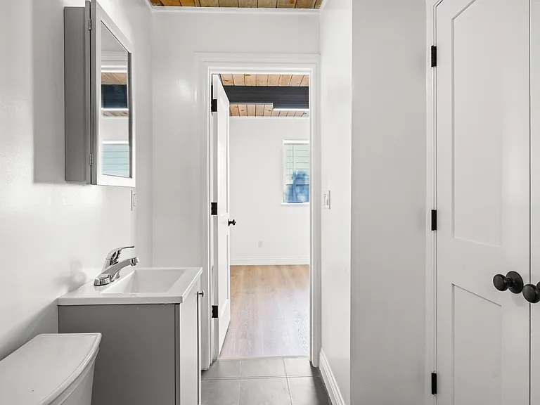 2030 Cedar St #6 — Photo 22