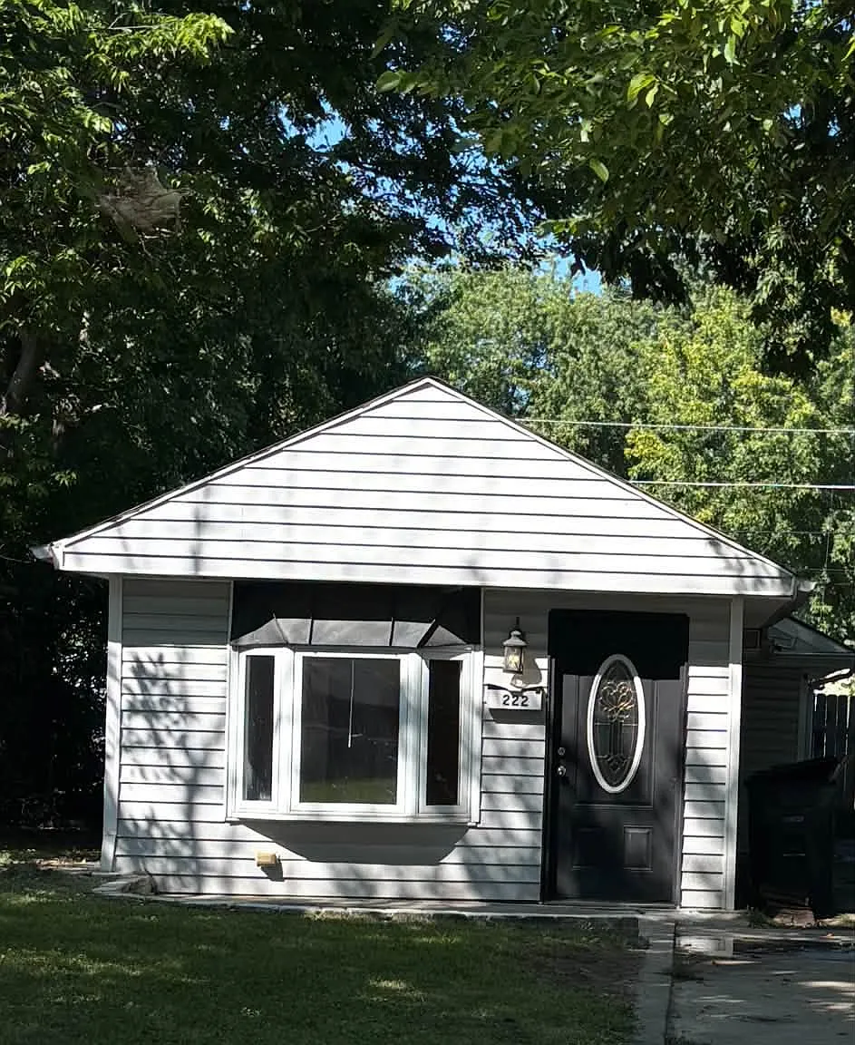 222 N 8th Ave — Photo 1