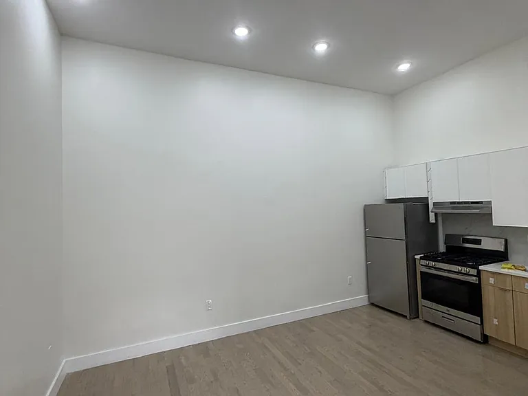 51-53 Lincoln Park #1D — Photo 3
