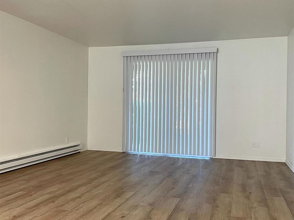 1st image of 301 Lee St SW #17