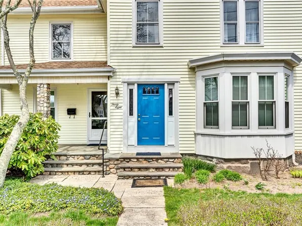 38 School St, Westerly, RI 02891