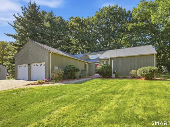 125 Lamplighter Drive, Manchester, CT 06040
