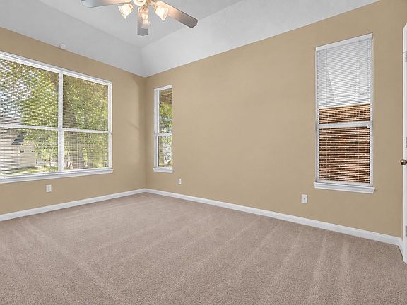 5th image of 2919 Whitman Dr