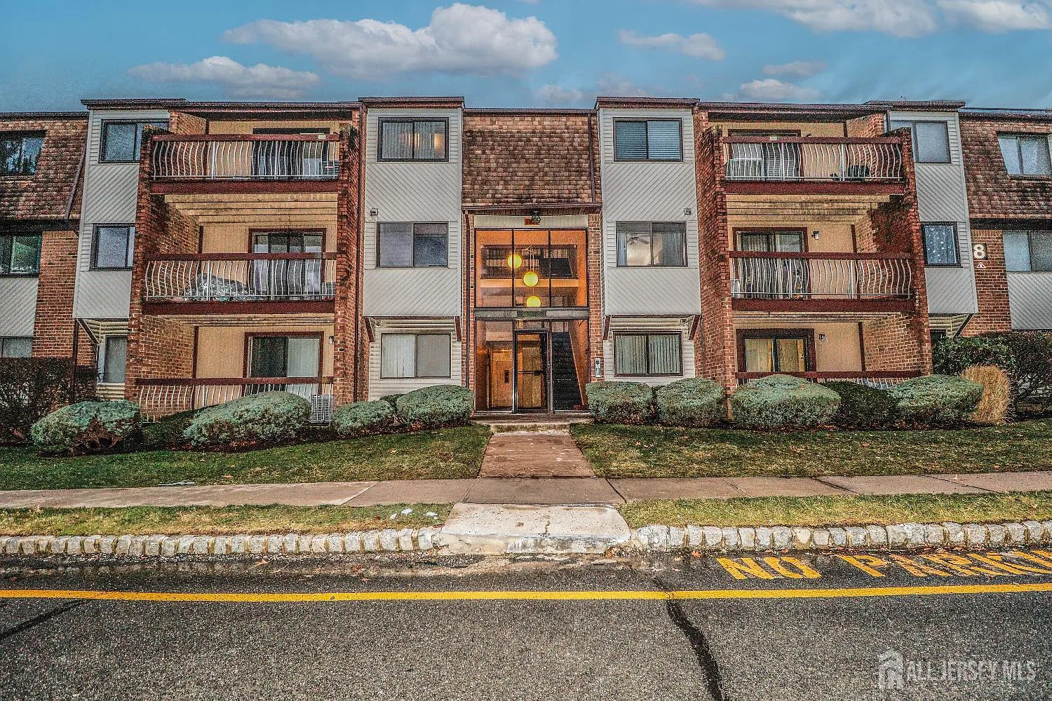 312 Edison Glen Ter photo 1