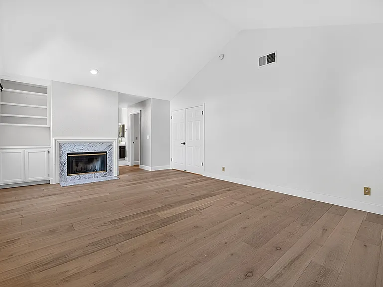 133 Madrid Way — Photo 10