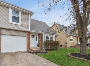 8815 Cottonwood St, Lenexa, KS 66215