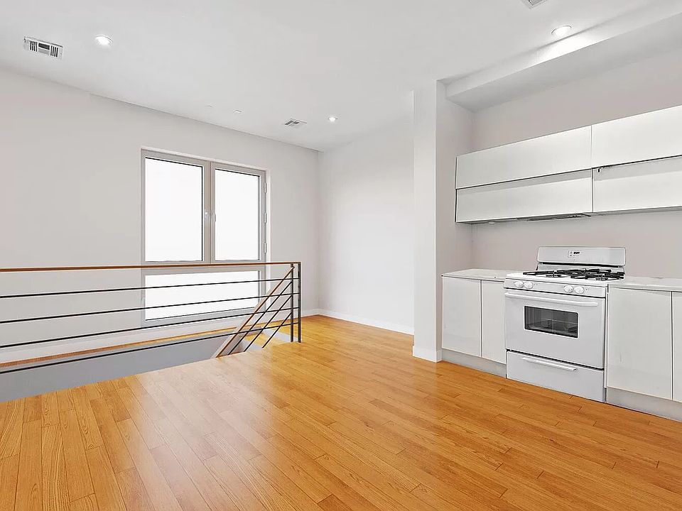 1st image of 369 Harman St #1