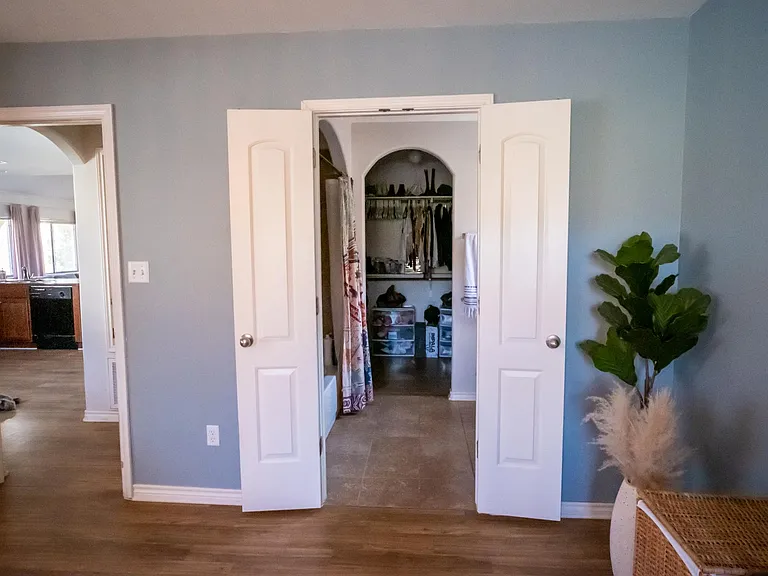 6600 Bay City Bnd — Photo 25