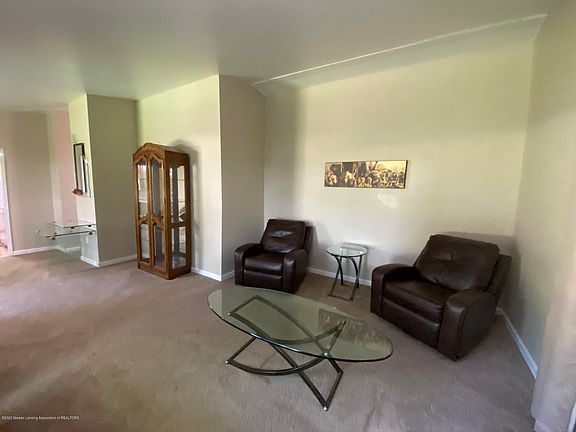 4th image of 5921 Woodgate Dr