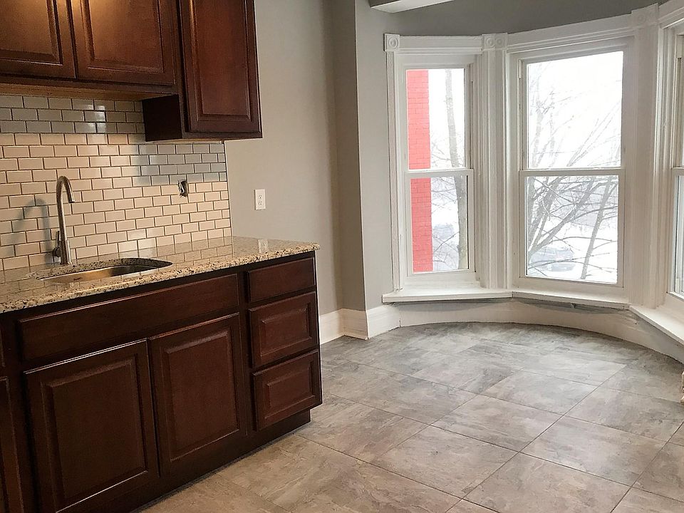 1st image of 232 Richmond Ave #5