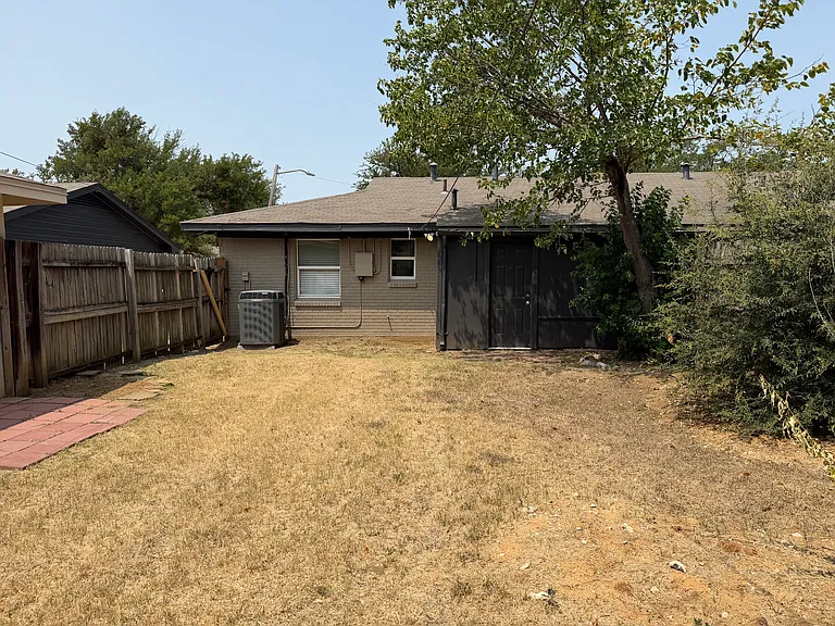 2507 Normont Cir — Photo 19