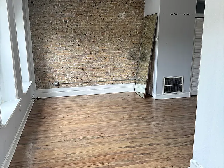 731 W Ohio St #1 — Photo 11