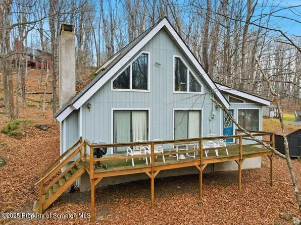 59 Wildwood Ter, Lake Ariel, PA 18436