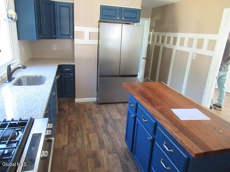 3rd image of 2832 Troy-Schenectady Road