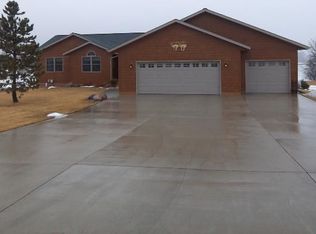 22 Lake Shetek Dr, Slayton, MN 56172