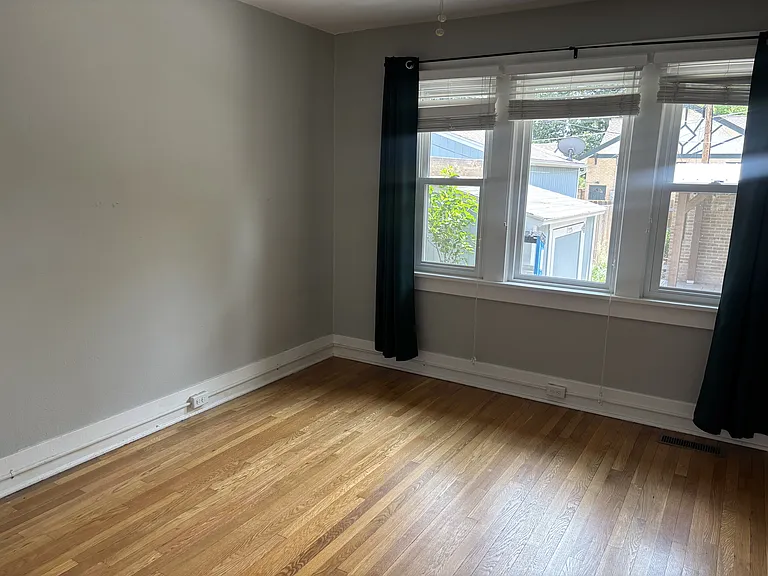1st / Main bedroom (main floor)