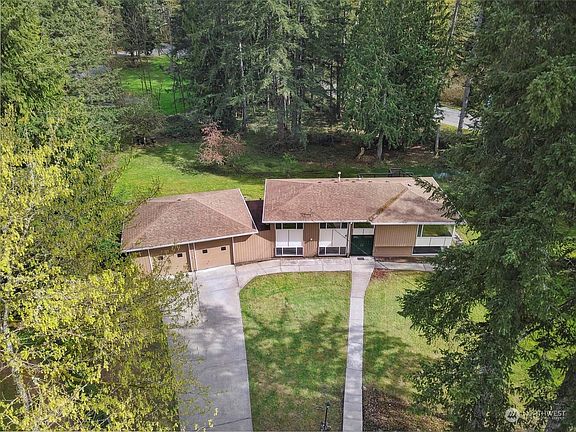 3rd image of 3042 245th Avenue SE
