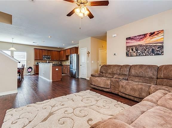 5th image of 312 Waterloo Dr