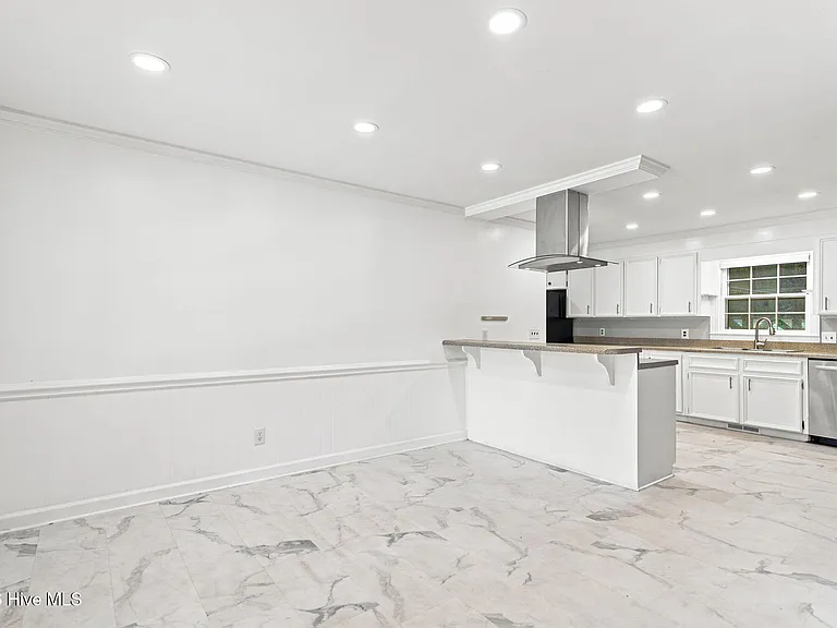 102 Bretonshire Rd — Photo 52