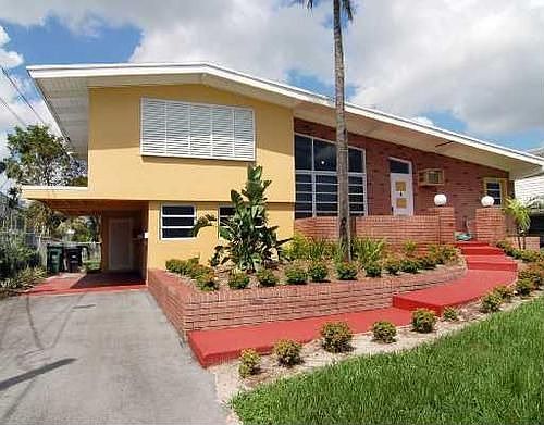 1st image of 2419 Sugarloaf Ln