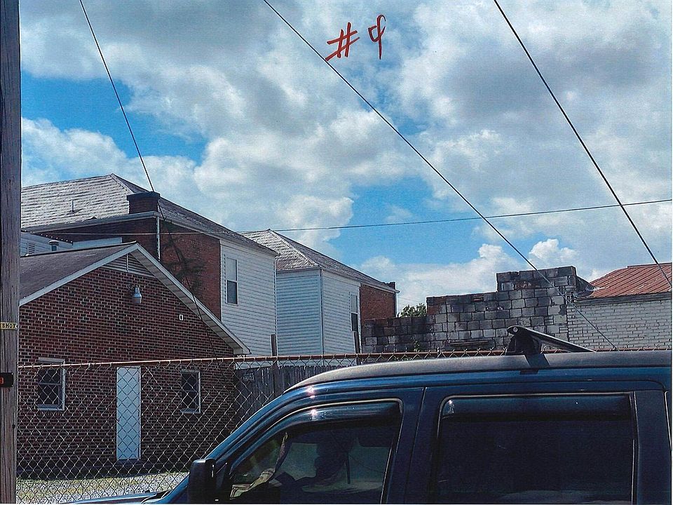2nd image of 250 W Main St