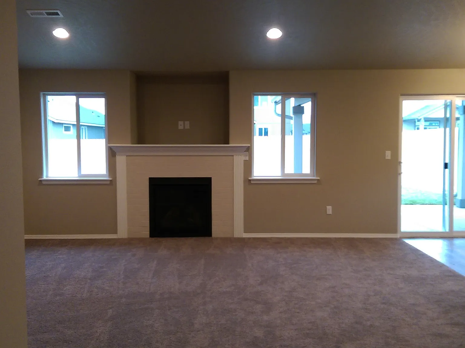 3 bed, 1412 sqft, $2,200 — Photo 4