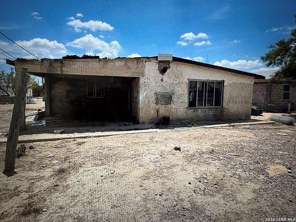 1st image of 1752 Avenida Encuentro
