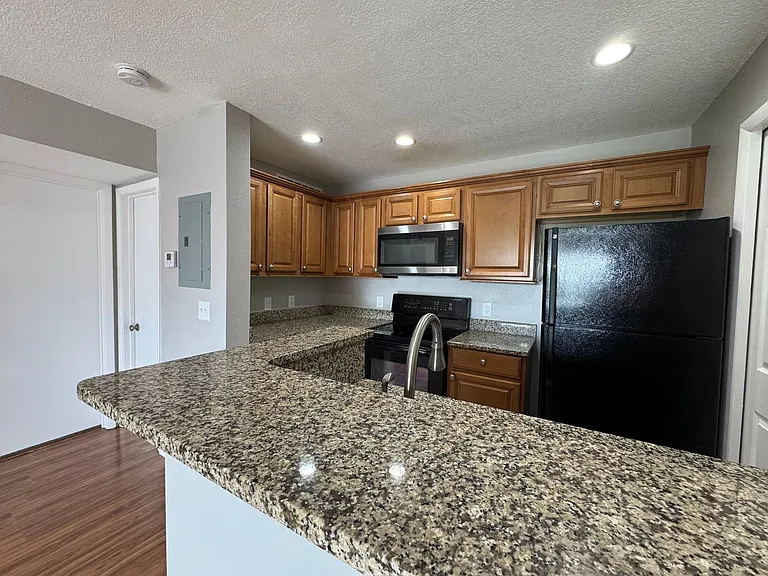 390 Lake Placid Ct #303 — Photo 18