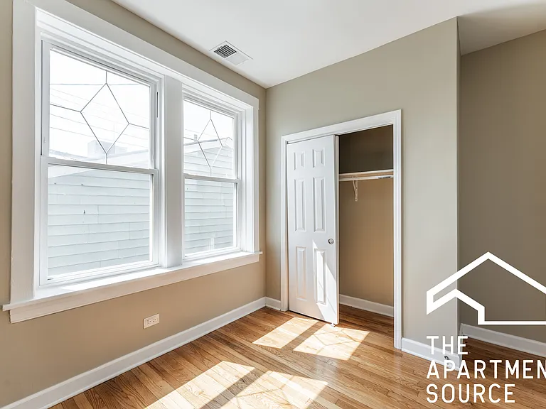 2616 N Harding Ave #2 — Photo 8