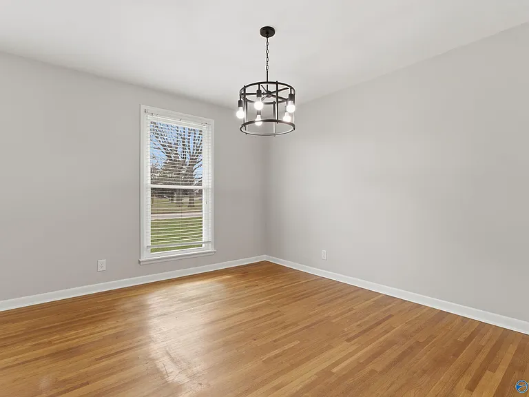 400 Harolds Dr NW — Photo 5