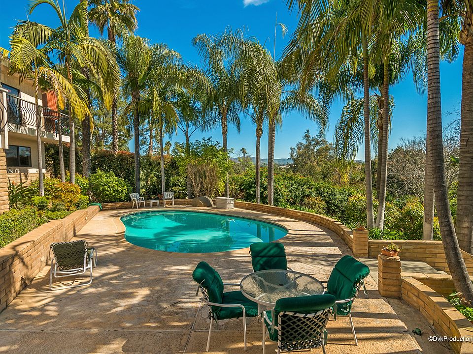 1st image of 325 Cypress Crest Ter