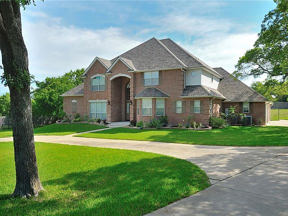 4th image of 107 Forest Glen Ct