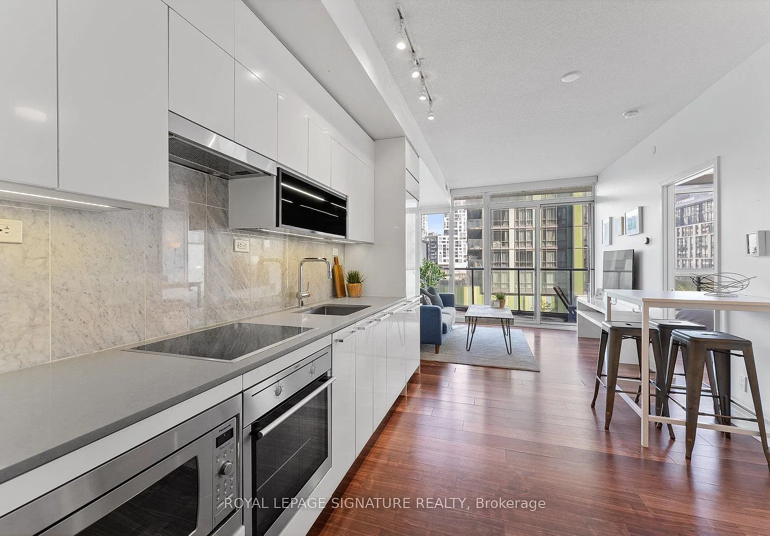 Exchange Condos — Photo 2