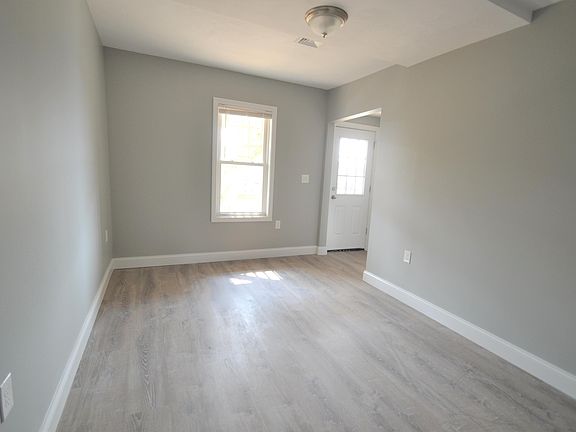 5th image of 19 Dean St #4