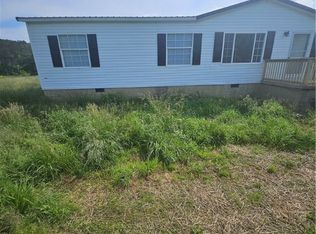 1503 Capehart Rd, Leon, WV 25123