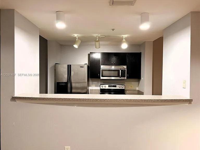 533 NE 3rd Ave #313 — Photo 5