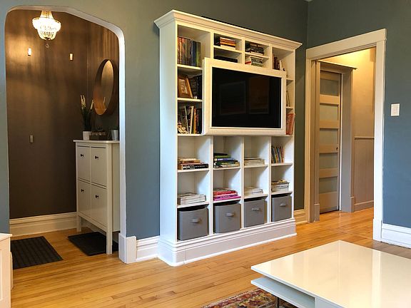 3rd image of 2838 N Sawyer Ave #2