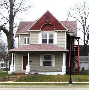 803 N Main St, Mishawaka, IN, 46545