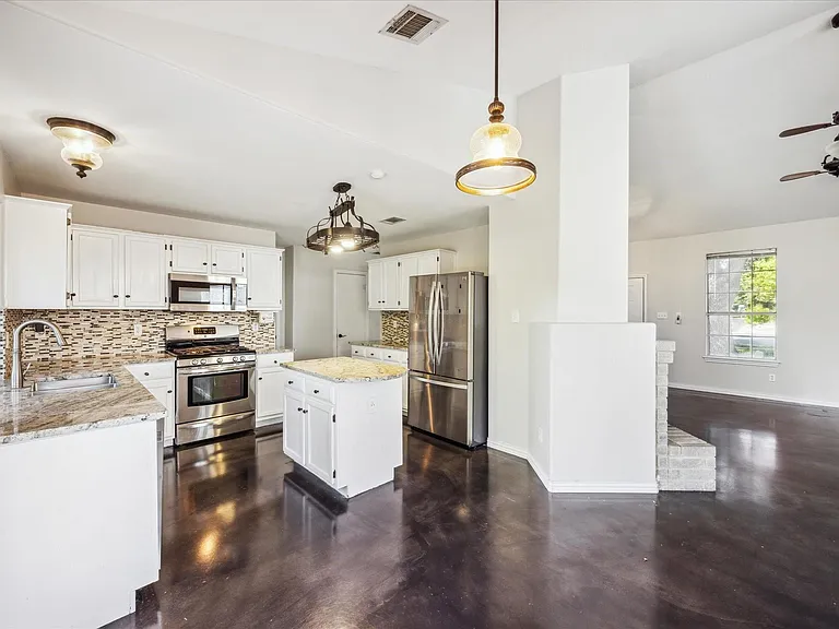 12241 Shropshire Blvd — Photo 8