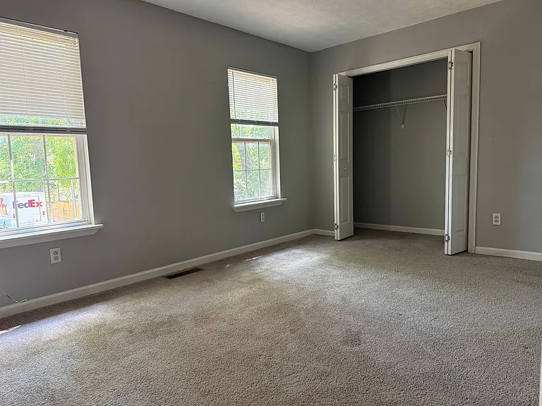 238 E Green St — Photo 6