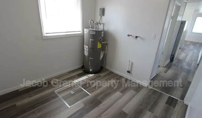 1282 Highland Dr #2 — Photo 11