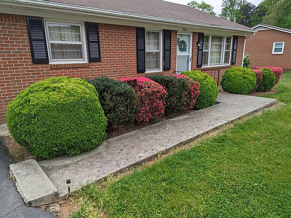 2nd image of 975 Diamond Ave