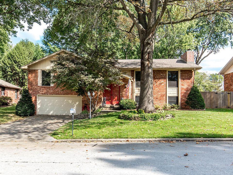 1st image of 2936 S Brentmoor Ave