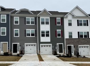 8326 Dieter Dr, Rosedale, MD 21237