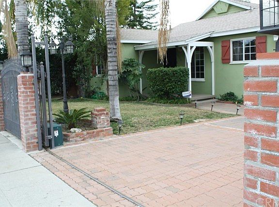 2nd image of 8825 Canterbury Ave
